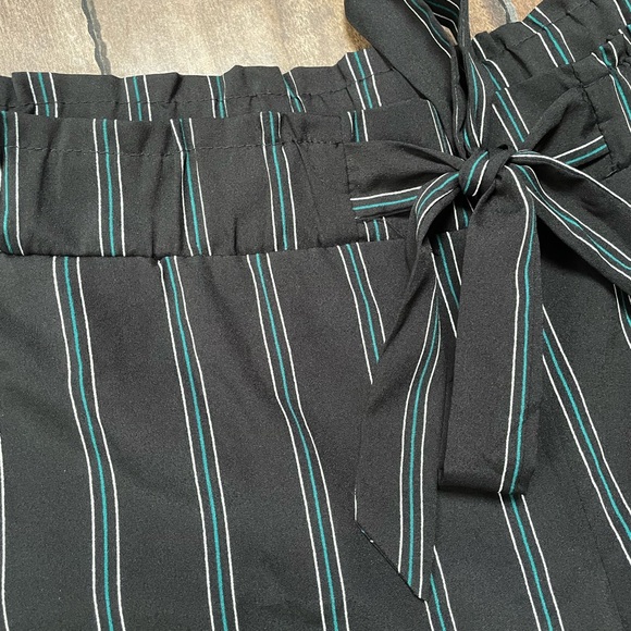 Japna Striped Wide Leg Cropped Pants - Picture 3 of 7